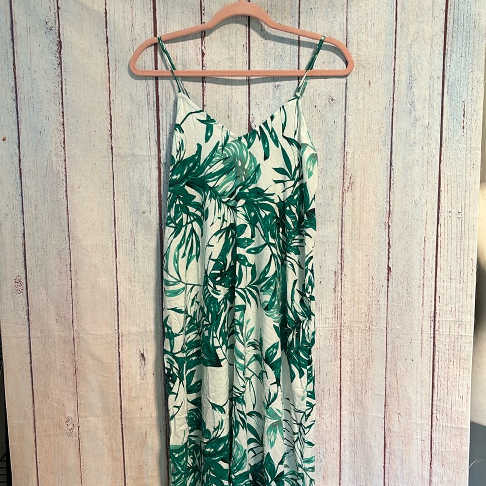 NWT Boho Me Green Leaf Print Women's Dress